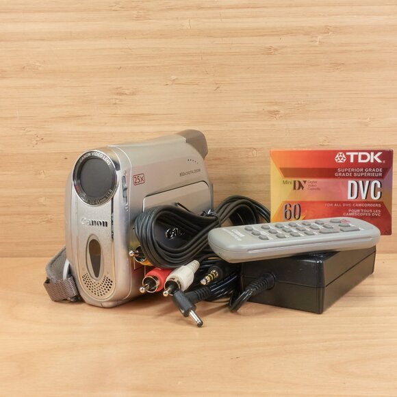 Canon ZR600 MiniDV Camcorder / 25x Optical Zoom / Made in Japan - Picture 2 of 7